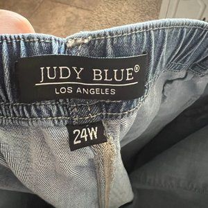 Judy Blue Pull-On Jogger - PLUS 24W
